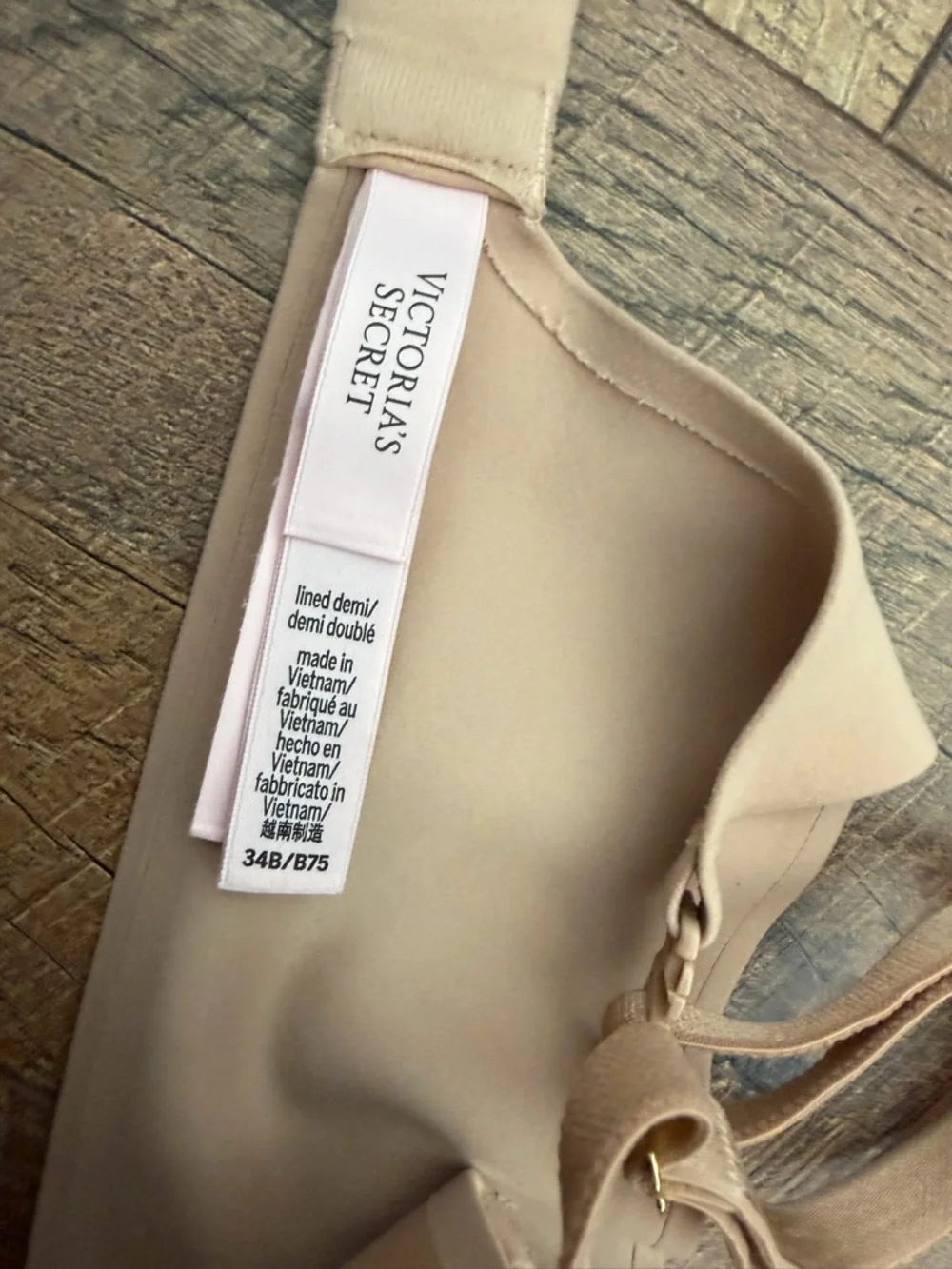 Victoria's Secret Nude Bra with Gold V - Picture 3 of 3